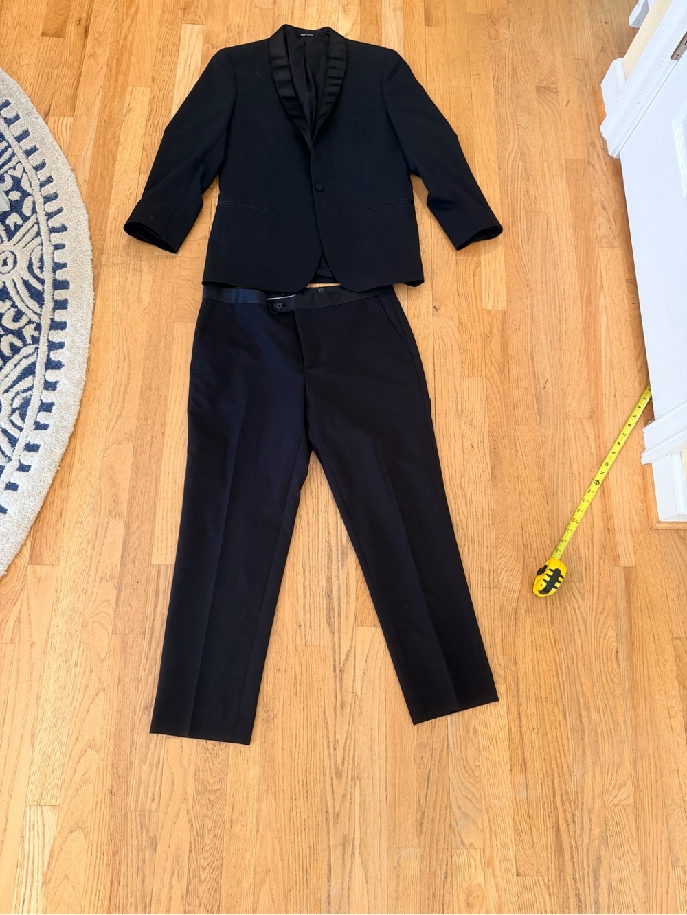 Men's Size 40R "SUIT SHOP" Black Two-Piece "Tuxedo Jacket & Trousers" GUC